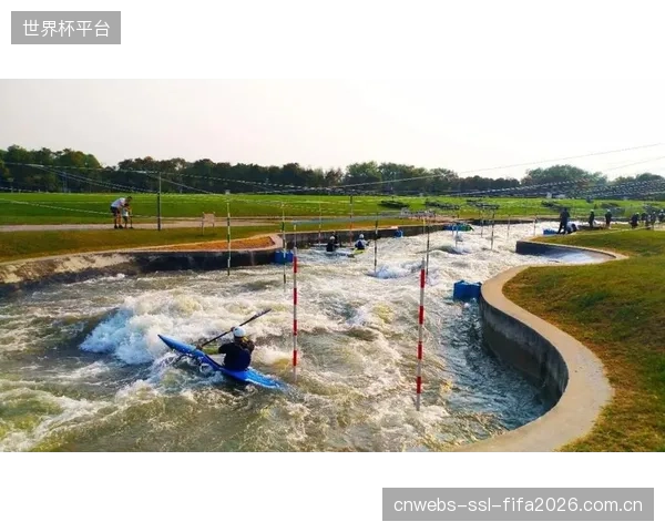 模块化障碍物的流体力学演算正在进入城市内河,为在市中心举办临时性激流回旋赛事奠定技术基础 模块化障碍物的流体力学演算正在进入城市内河,为在市中心举办临时性激流回旋赛事奠定技术基础